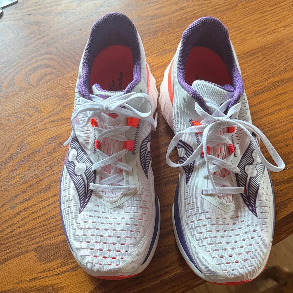 Saucony Endorphin Speed 4 Women’s size 9.5